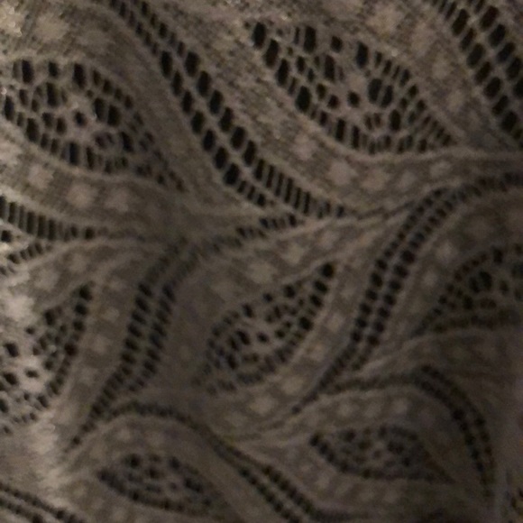 Lace Bobeau High Low Tank Size XL - Picture 3 of 4